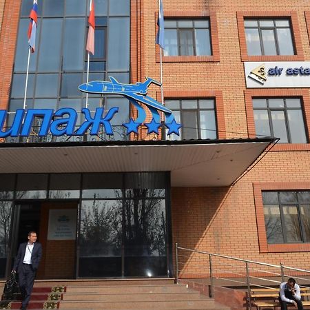 Экипаж Hotel Almati Kültér fotó