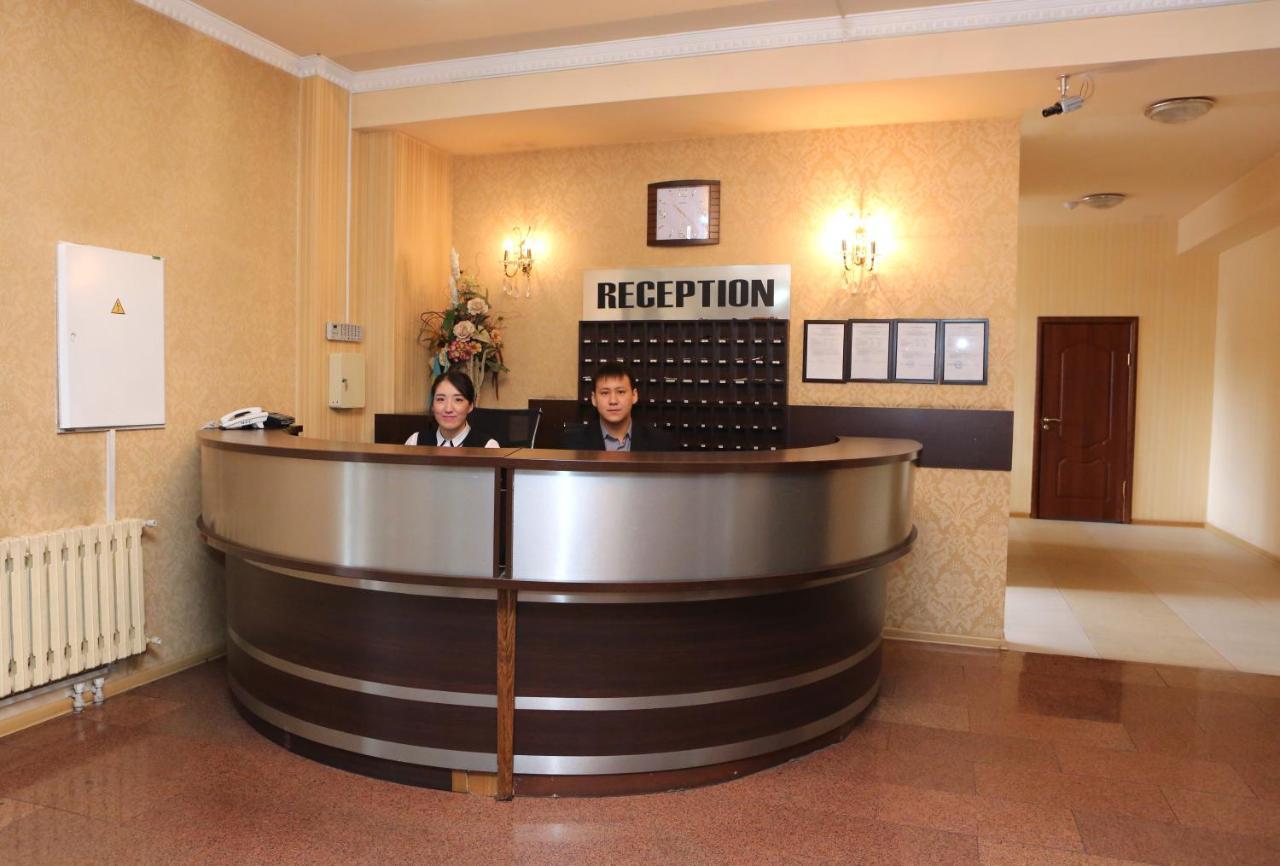 Экипаж Hotel Almati Kültér fotó