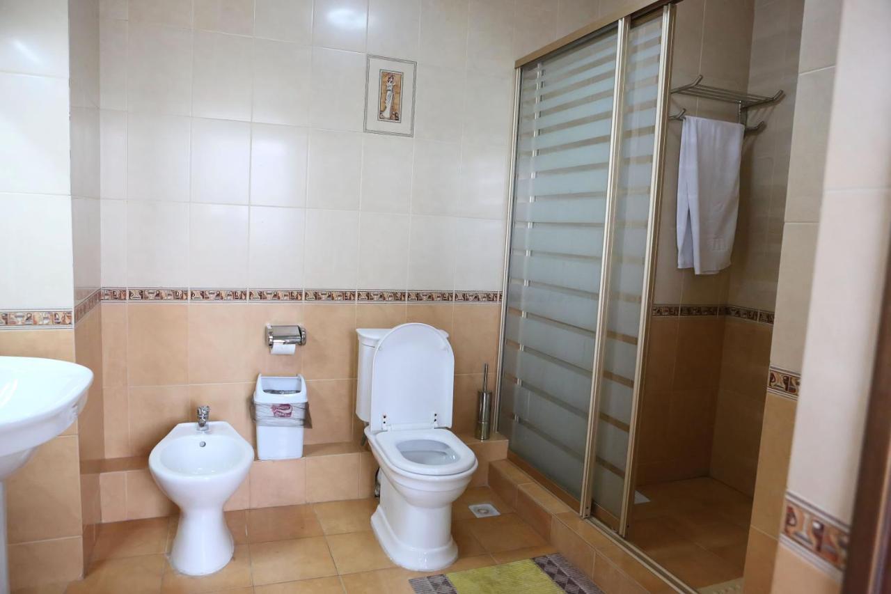 Экипаж Hotel Almati Kültér fotó