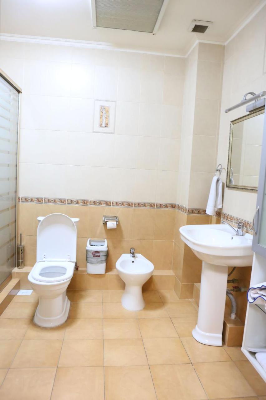 Экипаж Hotel Almati Kültér fotó